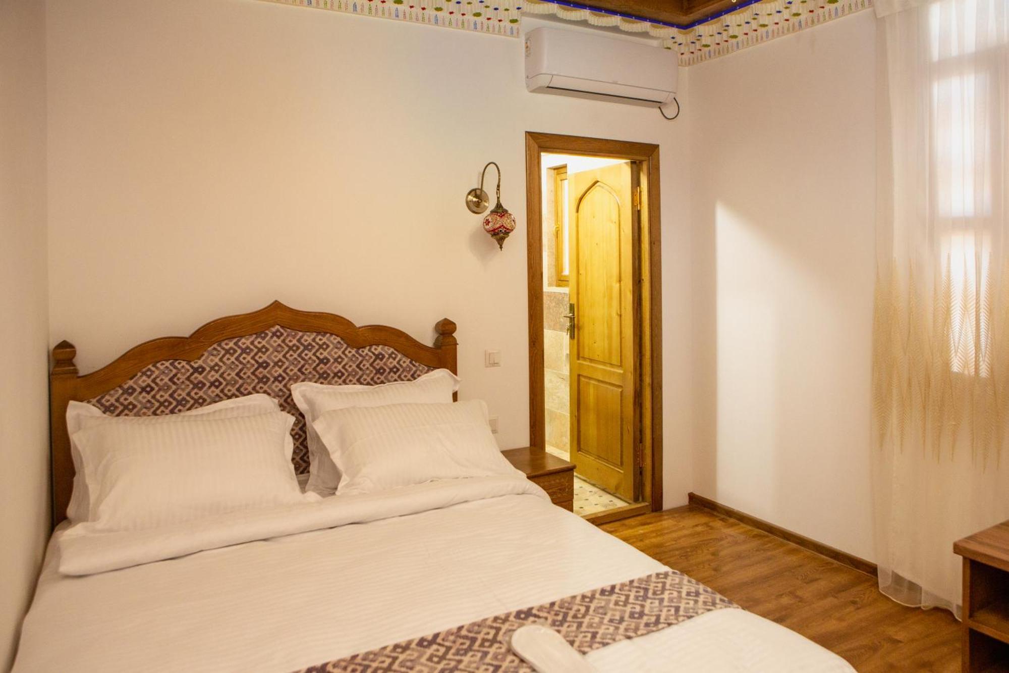 Istat Boutique Hotel Buhara Kültér fotó